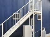 ２階勝手口と外階段